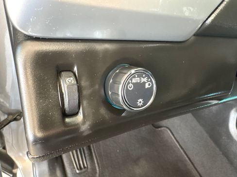 Used 2019 Chevrolet Tahoe LS RWD image 12
