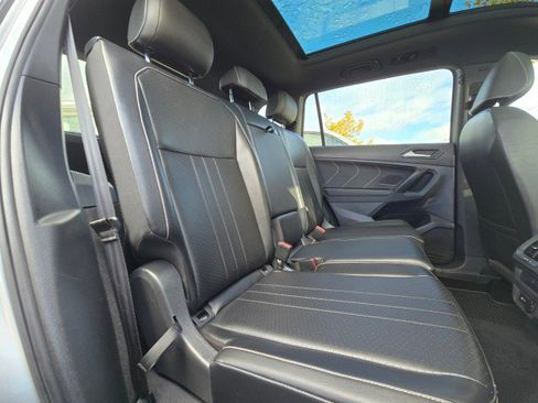 Used 2022 Volkswagen Tiguan SE R-Line image 14