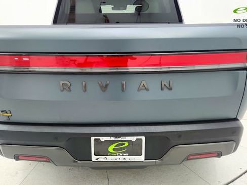 Used 2025 Rivian R1T Premium AWD/4WD image 12