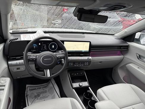 Used 2025 Hyundai Kona Limited image 11