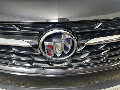 Used 2023 Buick Envision Preferred image 9