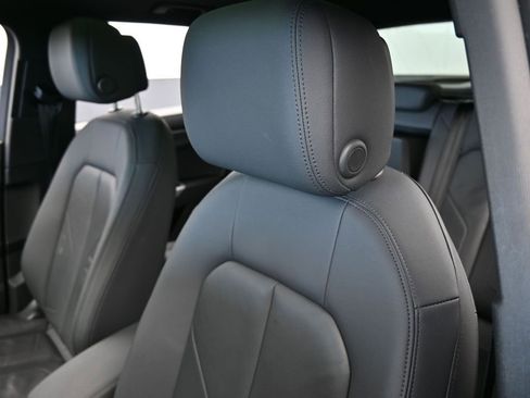 Used 2025 Audi Q3 2.0T Premium image 17