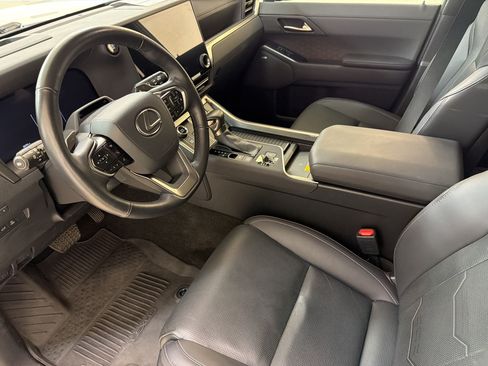 Used 2024 Lexus GX 550 AWD/4WD image 4
