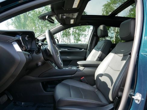 Used 2025 Cadillac XT5 Premium Luxury AWD/4WD image 9