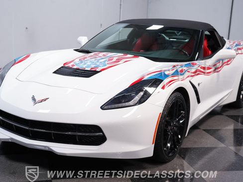 Used 2018 Chevrolet Corvette Stingray Convertible w/ 1LT RWD image 17