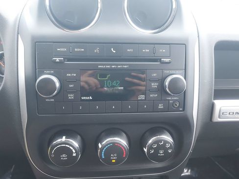 Used 2016 Jeep Compass Latitude AWD/4WD image 13