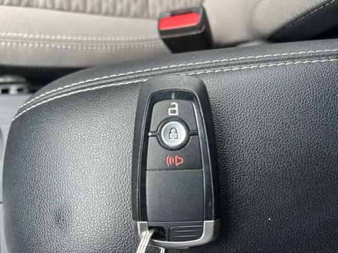 Used 2022 Ford Escape SE AWD/4WD image 32