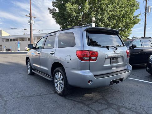 Used 2017 Toyota Sequoia Limited w/ Safety & Convenience Package AWD/4WD image 3