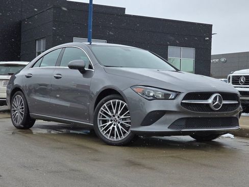 Used 2022 Mercedes-Benz CLA 250 4MATIC image 2