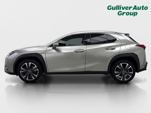 Used 2021 Lexus UX 200 w/ Accessory Package (Z2) FWD image 3