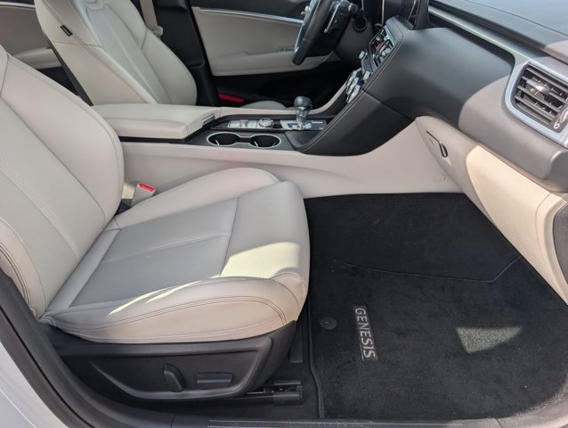 Used 2023 Genesis G70 2.0T RWD image 28