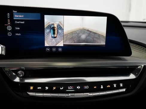 Used 2024 Cadillac Lyriq Luxury AWD/4WD image 19