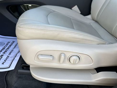 Used 2021 Buick Enclave Essence w/ Sound and Sites Package AWD/4WD image 18