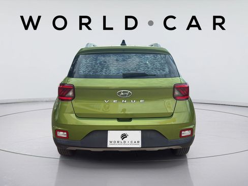 Used 2020 Hyundai Venue SEL FWD image 7