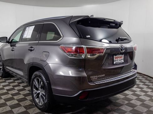 Used 2016 Toyota Highlander XLE AWD/4WD image 19