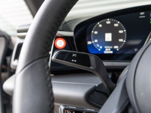 Used 2025 Porsche Macan Electric RWD image 20