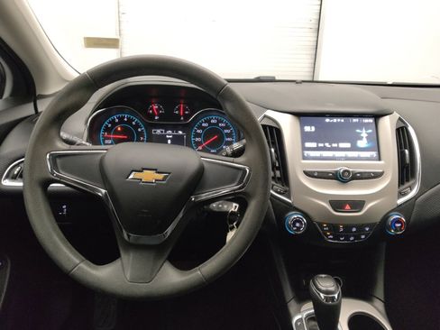 Used 2018 Chevrolet Cruze LS image 22