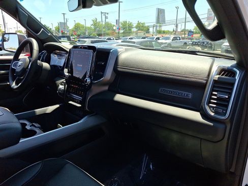Used 2026 RAM 1500 Laramie AWD/4WD image 11