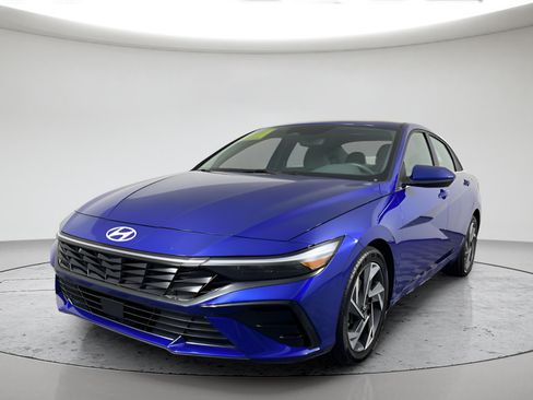 Used 2025 Hyundai Elantra SEL FWD image 7