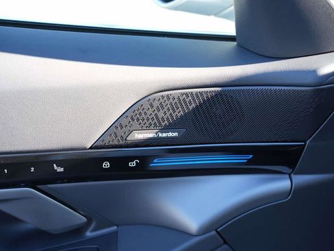 Used 2025 BMW 530i 530i Sedan RWD image 13