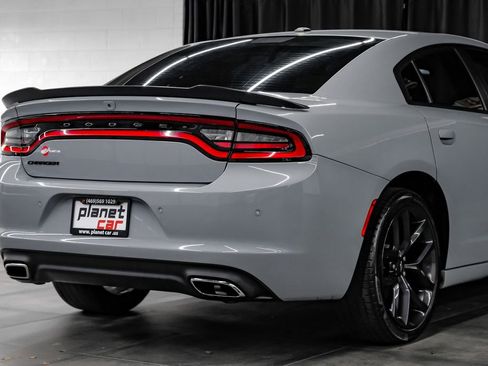 Used 2021 Dodge Charger SXT w/ Blacktop Package image 11