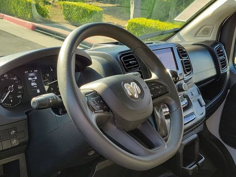 Used 2025 RAM ProMaster 2500 w/ Convenience Group FWD image 5