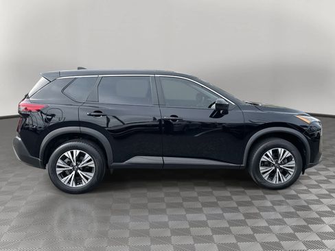 Used 2023 Nissan Rogue SV image 4