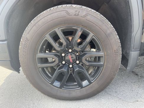 Used 2025 GMC Sierra 1500 Elevation w/ LPO, Elevation Black Package AWD/4WD image 19