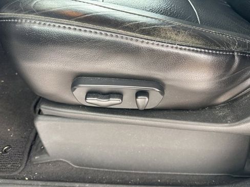 Used 2014 Nissan Titan SL w/ SL Moonroof Package image 14