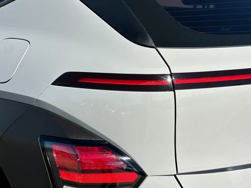 Used 2024 Hyundai Kona SE image 26