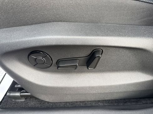 New 2026 Volkswagen Tiguan SE AWD/4WD image 10