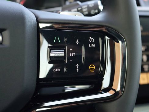 Used 2025 Land Rover Range Rover Evoque S image 18