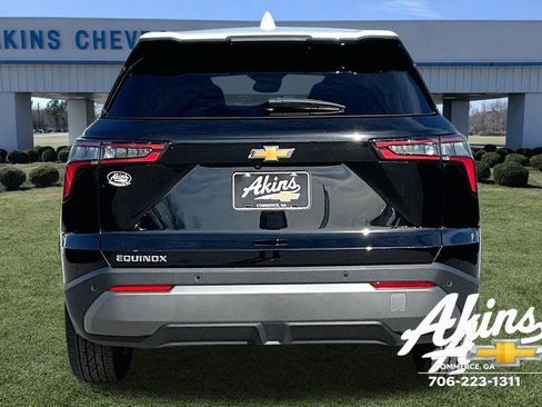 New 2026 Chevrolet Equinox LT w/ Convenience Package II FWD image 4