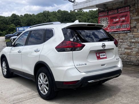 Used 2018 Nissan Rogue SV w/ Premium Package AWD/4WD image 4