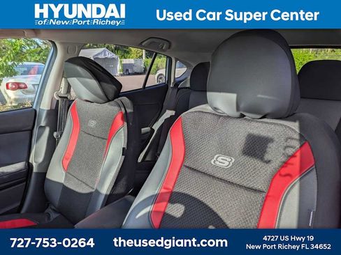 Used 2018 Subaru Crosstrek 2.0i Premium AWD/4WD image 3