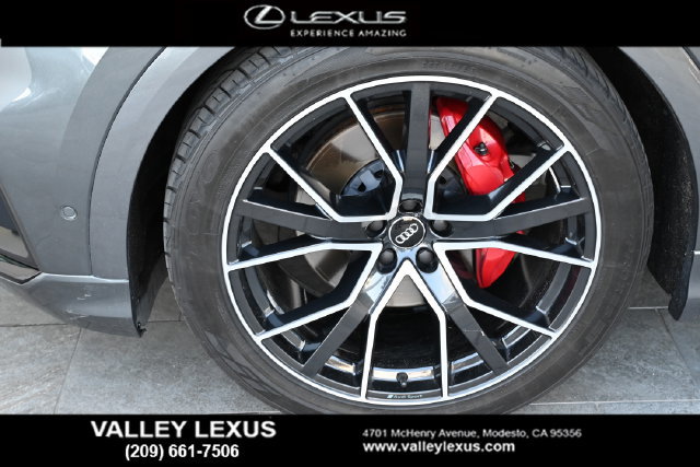 Used 2019 Audi Q8 Prestige w/ Luxury Package AWD/4WD image 21