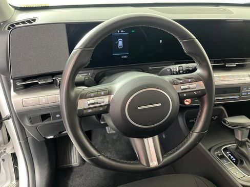 Used 2025 Hyundai Kona SEL AWD/4WD image 25