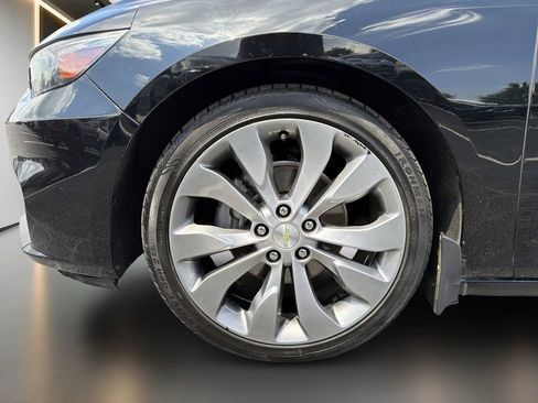 Used 2017 Chevrolet Malibu Premier w/ Premier Sun and Wheel Package FWD image 10