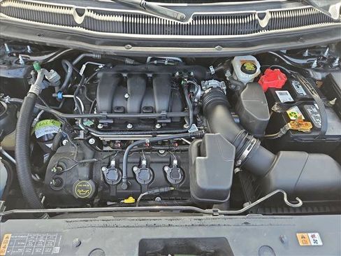 Used 2018 Ford Explorer XLT w/ Equipment Group 201A image 24