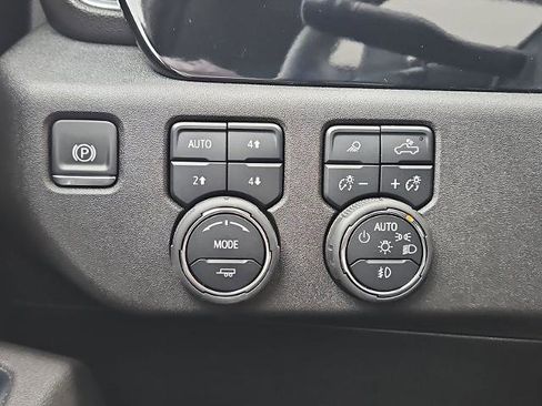 Used 2025 Chevrolet Silverado 1500 RST image 18