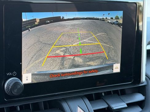 Used 2024 Toyota RAV4 XLE FWD image 16