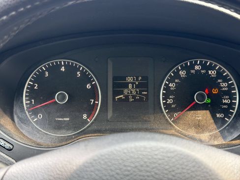 Used 2012 Volkswagen Jetta SE FWD image 28