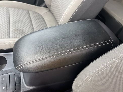 Used 2022 Ford Escape SE w/ Cold Weather Package image 33