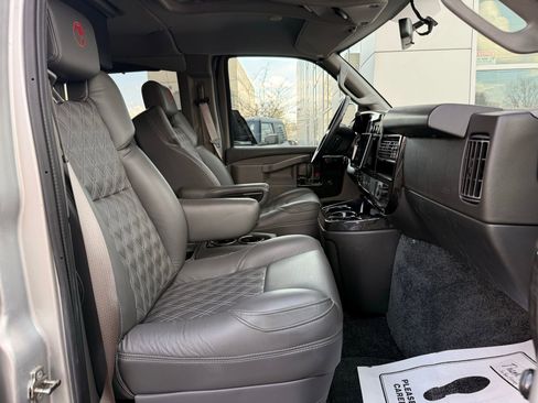 Used 2023 Chevrolet Express 2500 Extended RWD image 21