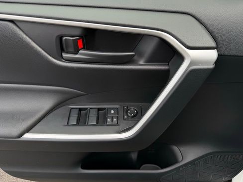 Used 2025 Toyota RAV4 LE image 20