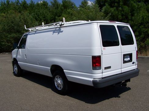 Used 2009 Ford E-350 and Econoline 350 Extended Super Duty RWD image 4