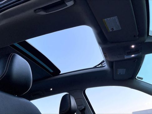 Used 2022 Volkswagen Atlas SEL Premium image 15