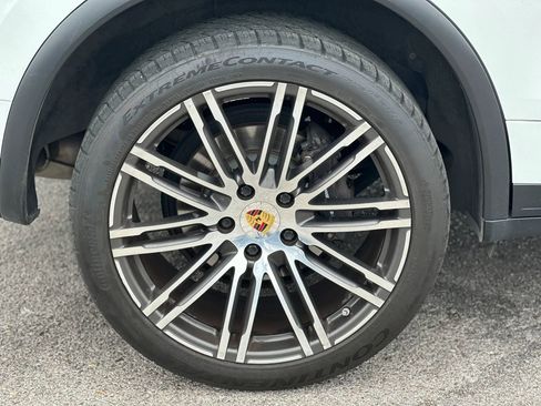 Used 2016 Porsche Cayenne AWD/4WD image 27