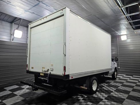 Used 2019 Ford E-450 and Econoline 450 Super Duty image 5