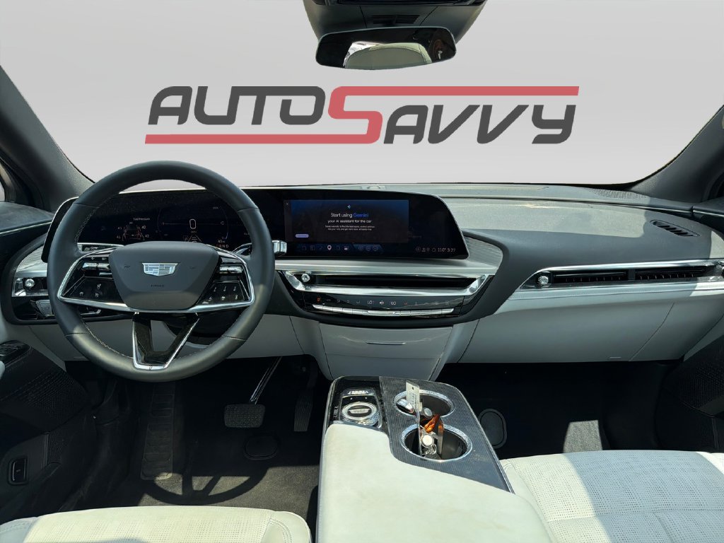 Used 2025 Cadillac Lyriq Luxury w/ LPO, Floor Liner Package AWD/4WD image 17